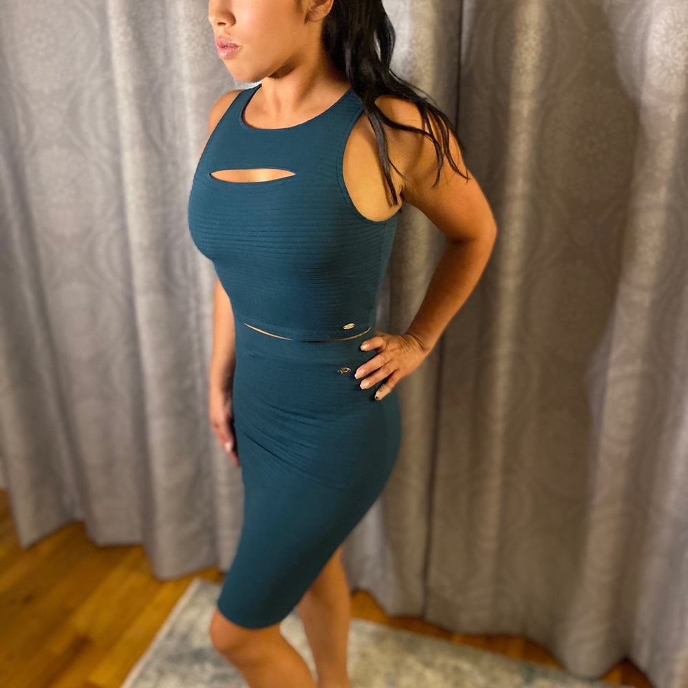 Green 2 piece skirt set